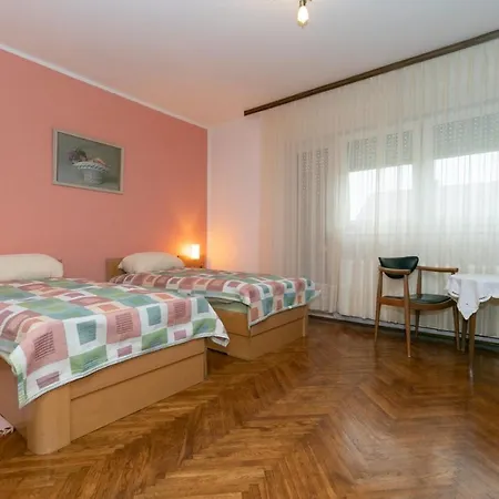 Apartment Gomirje *