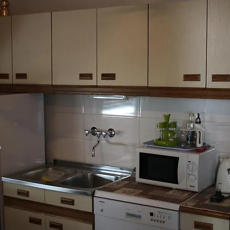 Apartment Gomirje *
